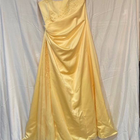 David's Bridal Yellow Bridesmaid Dresses Cheap David's Bridal Yellow Prom  Dresses Outlet Yellow Bridesmaid